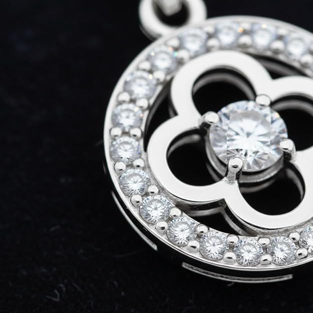 Women’s Silver-Tone Floral Pendant Necklace Jewelry